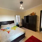 Comfortable Sunny Apart 16 Mins From Airport