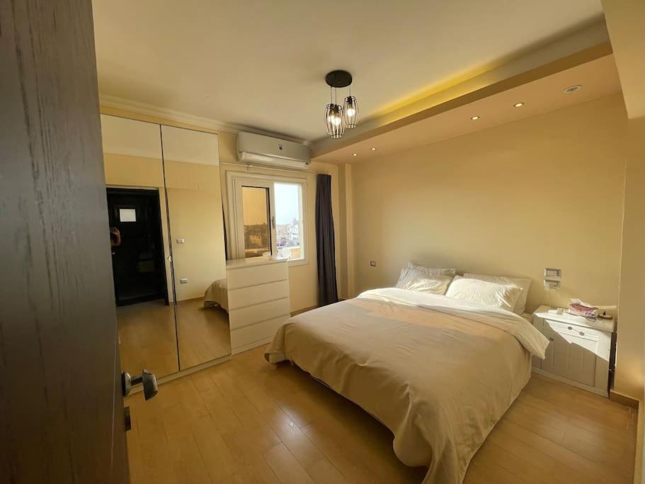 Comfortable Sunny 16 Mins From Airport Cairo
